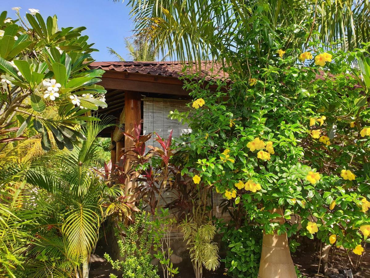 Waiara Village Guesthouse Maumere Eksteriør bilde
